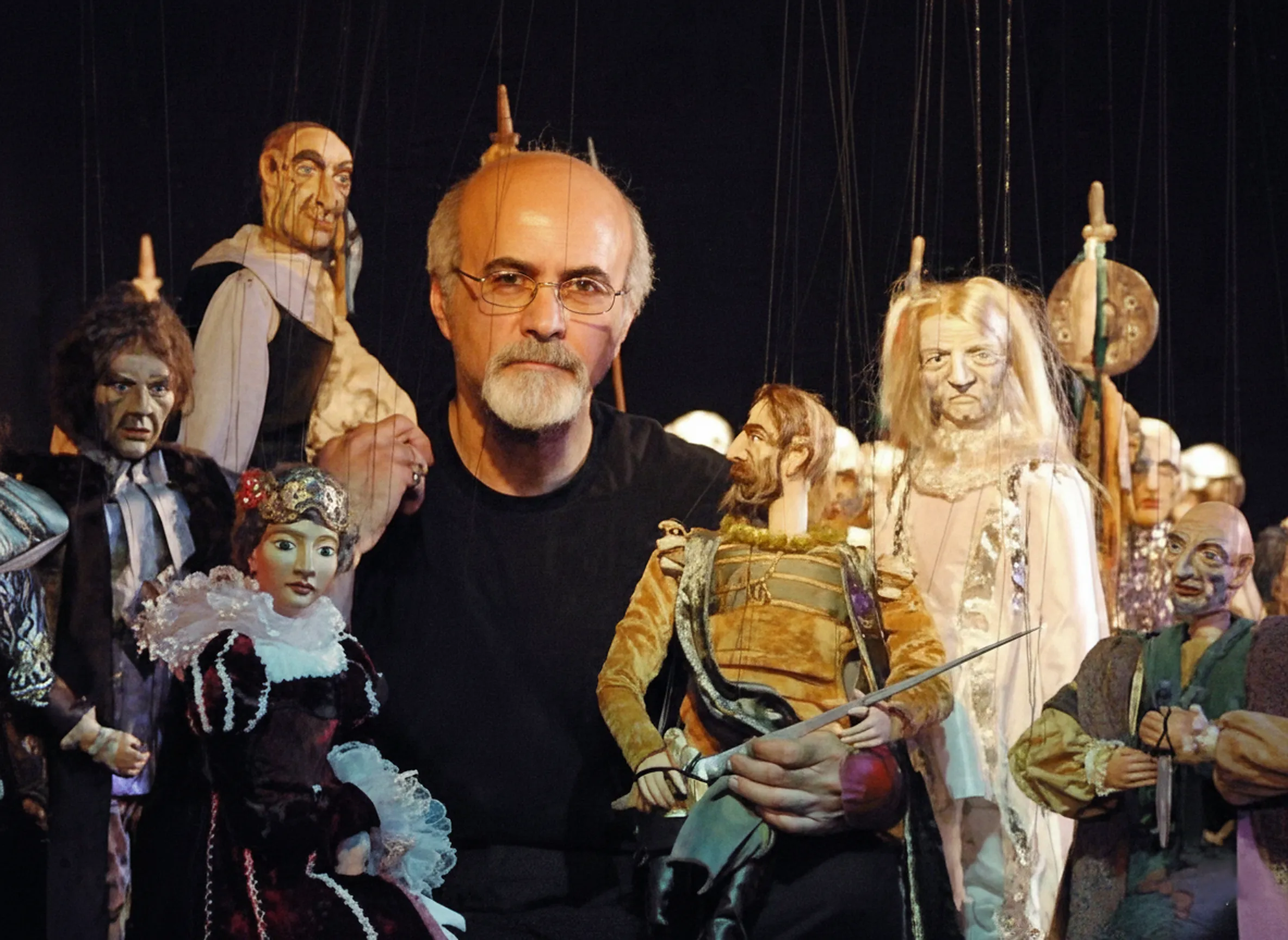 بهروز غريب پور، طراح و کارگردان اپرای عروسکی رستم و سهراب 