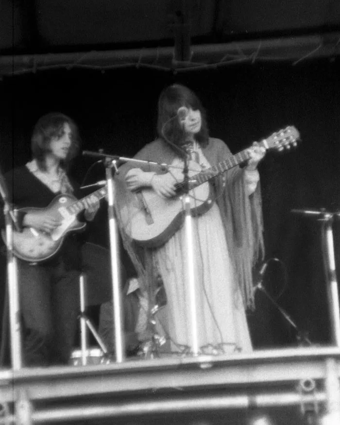 شوشا بر صحنه‌ی هاید پارک لندن 