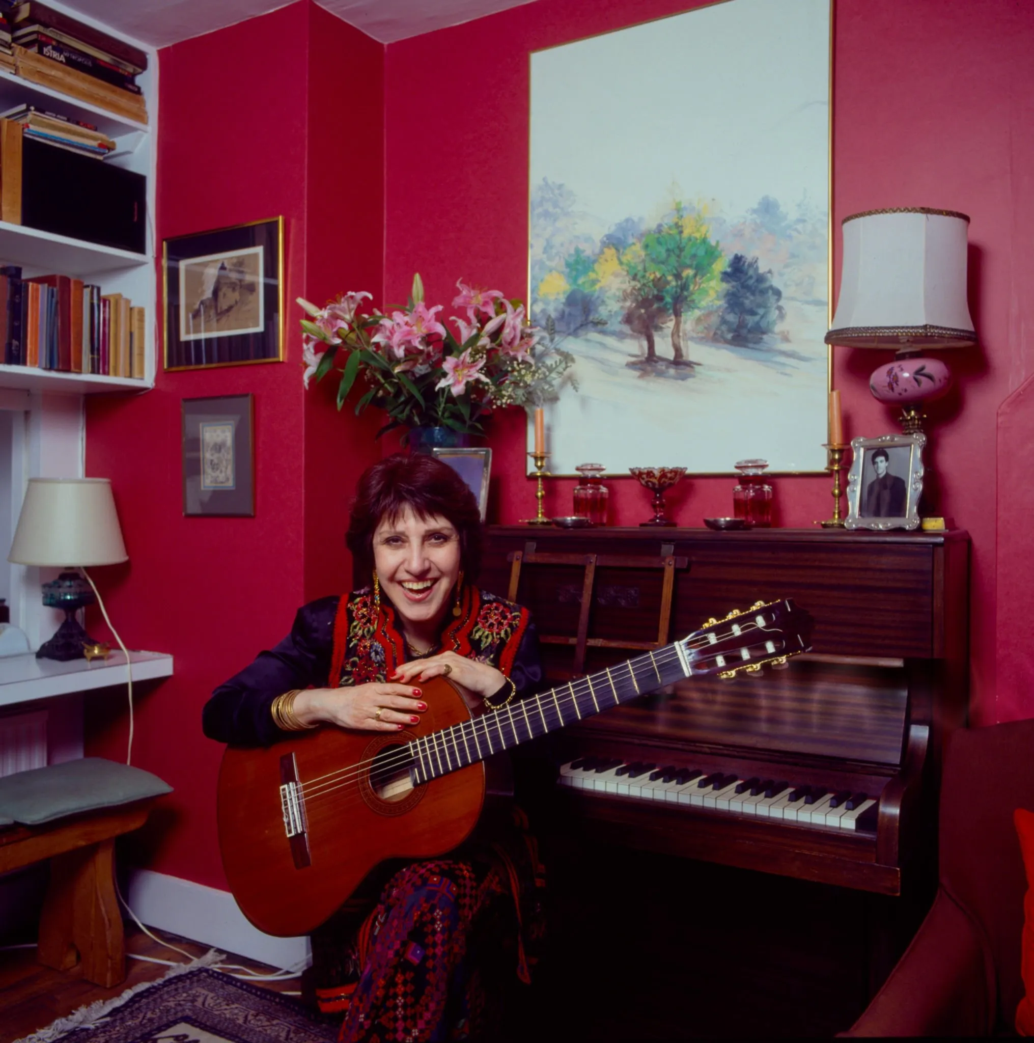 شوشا گاپی در منزل شخصی اش - لندن 1991  